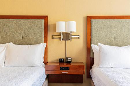 Hampton Inn Charleston-Daniel Island - 41