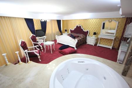 Grand Corner Boutique - 22