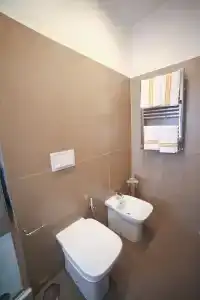 7th Floor Suite - 87