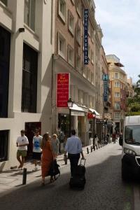 Avenida Gran Vía - 16