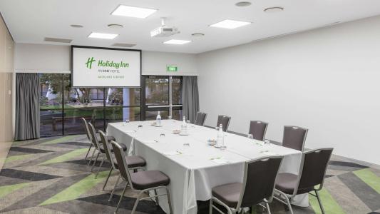 Holiday Inn Airport - 17