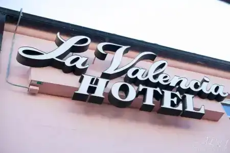 La Valencia - 0