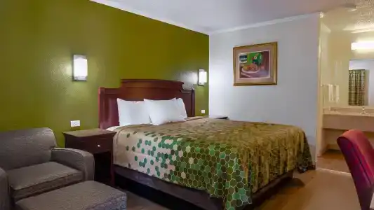 Rodeway Inn & Suites Fort Jackson - 42