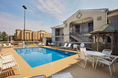 Quality Inn at Fort Gordon - 14