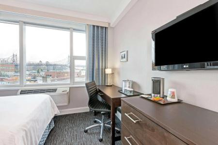 Wyndham Garden Long Island City - 5
