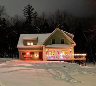 The Snowed Inn - 0