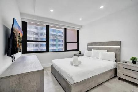 The Alexander All Suites - 341