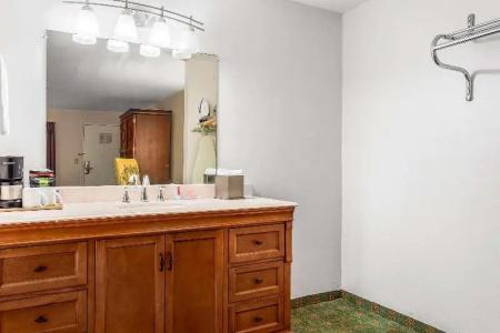 Eureka Springs Heritage Motel - 11