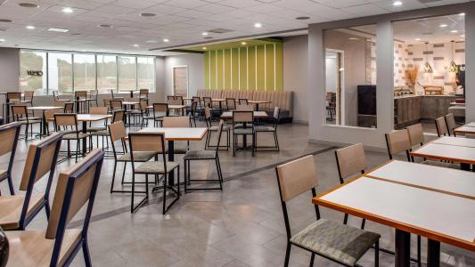 Best Western Premier City Gateway - 33