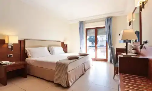Suites & Residence - 30