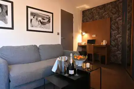 Dali Hôtel Perpignan - Restaurant - 77
