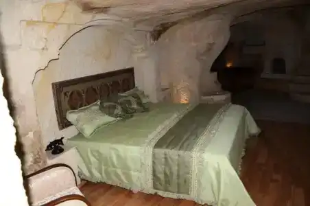 Golden Cave Suites - 90