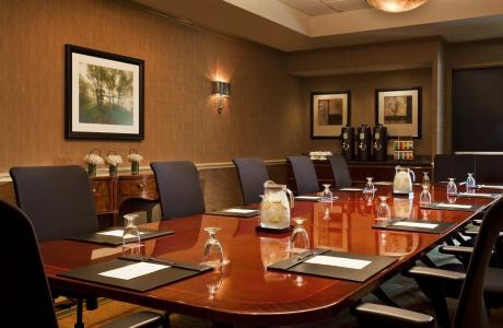 Sheraton Suites Old Town - 7