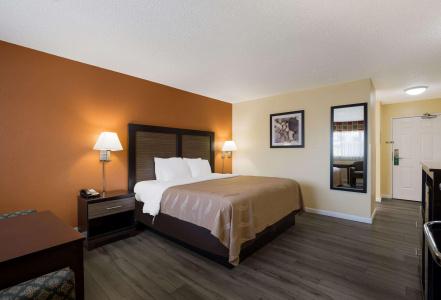 Quality Inn & Suites Airport - 34