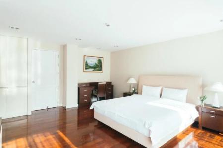Thomson Residence - 206