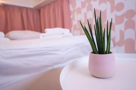 Outside Inn - 89
