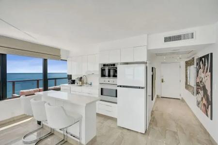 The Alexander All Suites - 542