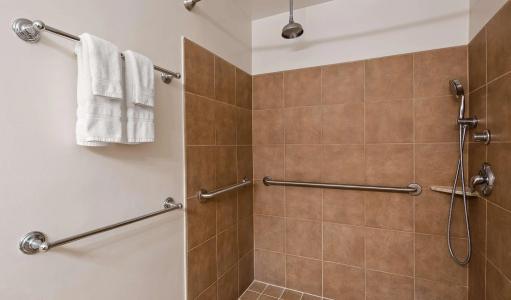 Best Western Plus Coastline Inn - 10