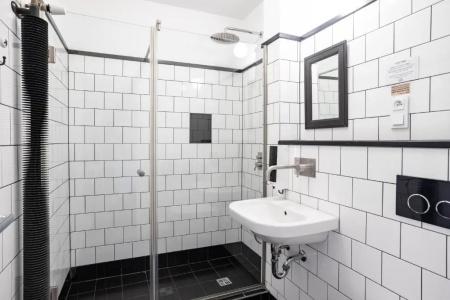 Sir Toby's Hostel - 65