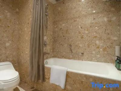 Crowne Plaza Qingdao, an IHG - 71