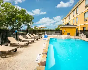 Sleep Inn and Suites - 9