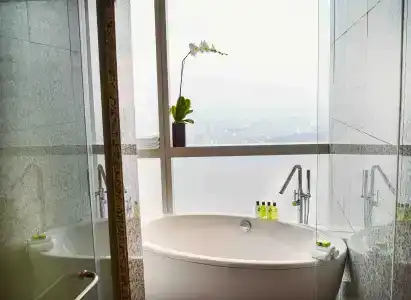 Intercontinental Hanoi Landmark72, An Ihg - 7