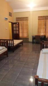 Anura Guest Inn - 56