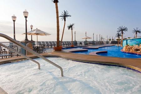 Holiday Inn & Suites, An Ihg - 12