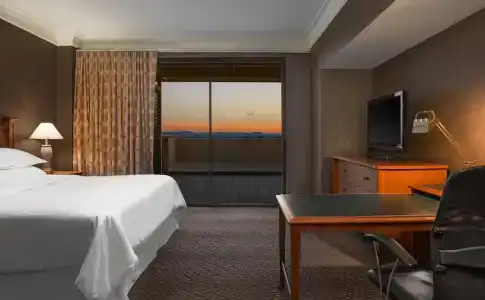 Sheraton Phoenix Crescent - 4