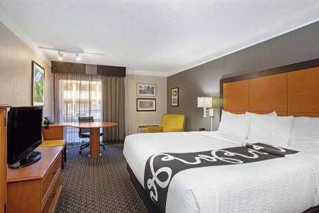 La Quinta Inn by Wyndham Tucson East - 39