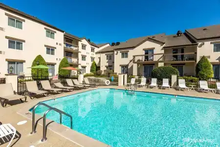 Club Nashville Inn & Suites - 9