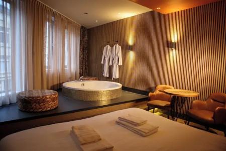 Manzo's Suites - 78