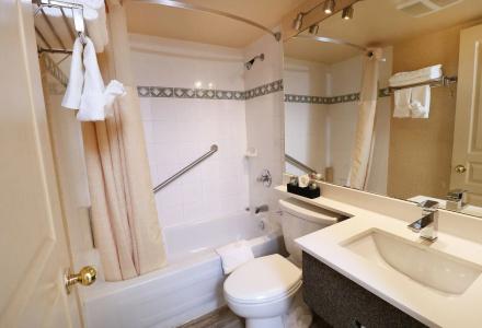 Divya Sutra Suites on Robson Downtown - 7