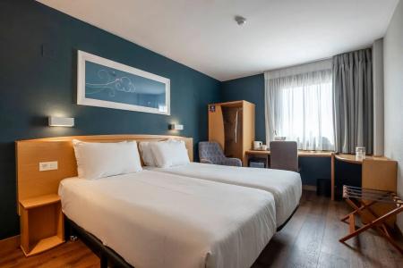 Travelodge Alicante Puerto - 45