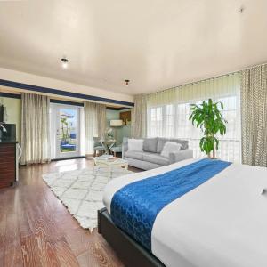 Riviera Suites - 29
