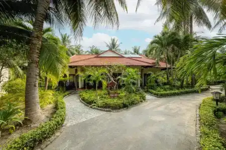 Diamond Bay Resort & Spa - 230