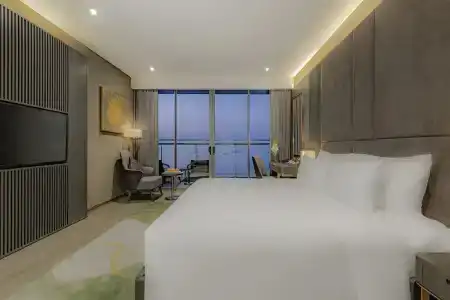 Le Sands Oceanfront Danang - 25