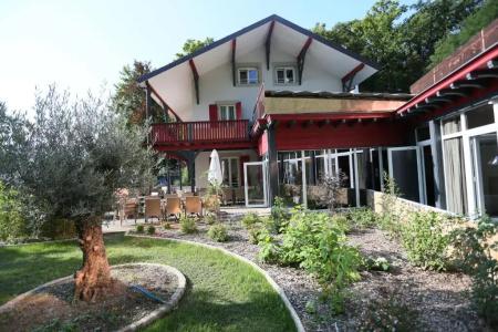 Chez Maman & Restaurant - 11
