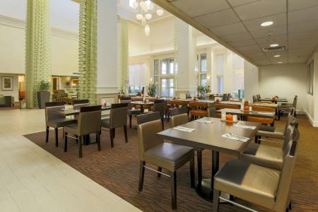 Hilton Garden Inn Dallas/Market Center - 22