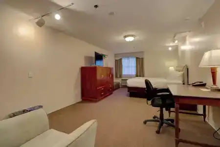 Senator Inn & Spa - 81