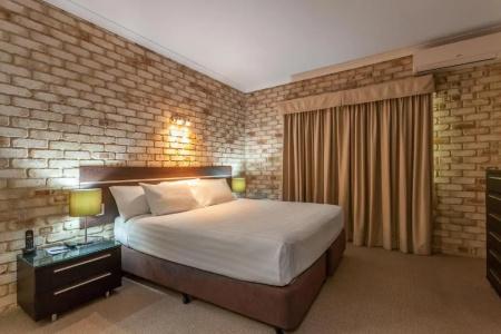 Highlander Motor Inn - 49