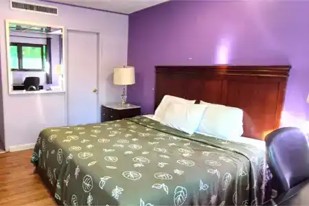 Edgebrook Motel - 6