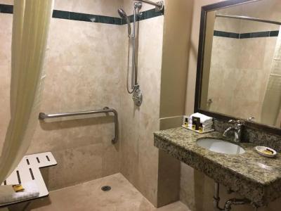 Best Western Plus Marina Shores - 32