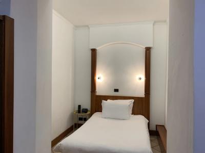 Albergo Delle Regioni, Barberini - Fontana di Trevi - 1