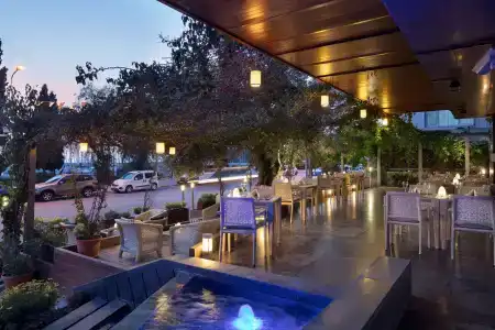 DoubleTree by Hilton Kusadasi - 24
