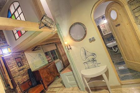 Lavender Circus Hostel, Doubles & Ensuites - 24