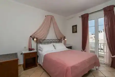 Ostria - 70