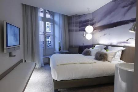 Le Grand Balcon - 72