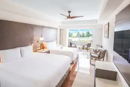 Wyndham Alltra Cancun All Inclusive Resort - 3