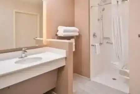 Fairfield Inn & Suites by Marriott East/Springfield - 52